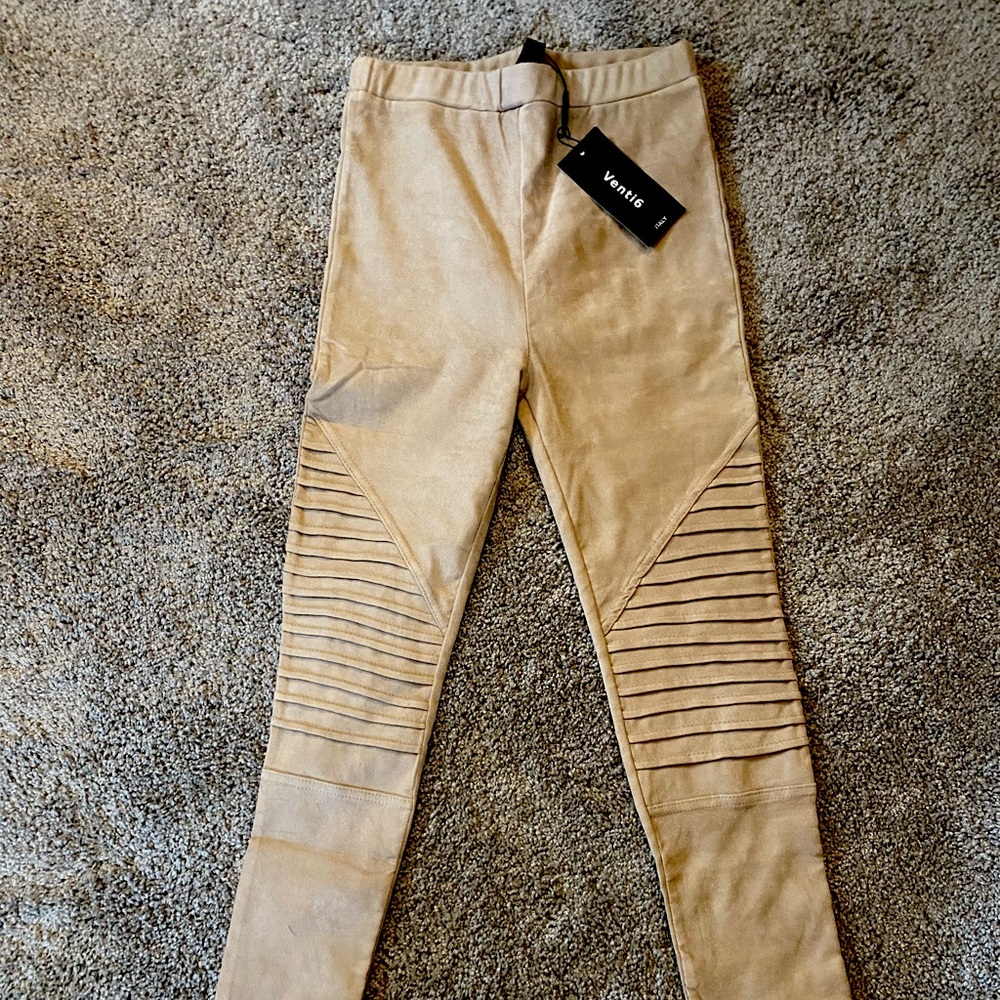 NWT Suede leggings Brqnd Venti6.  Never worn